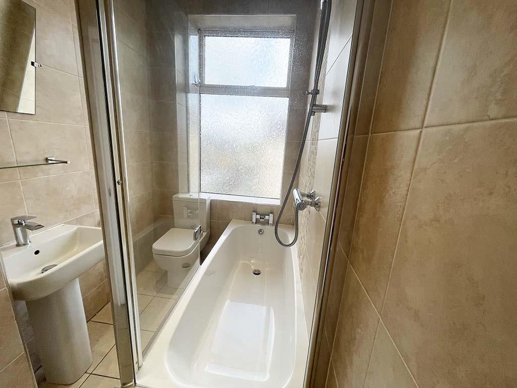 2 bedroom end terrace house SSTC in Barnoldswick - IMG_6102.jpg